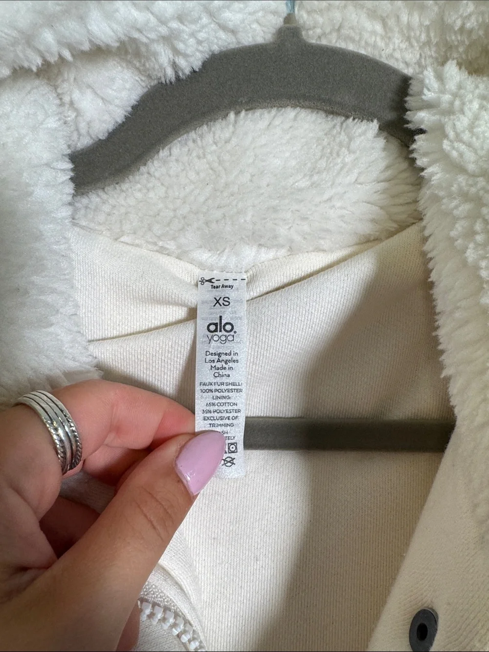 ALO Yoga Sherpa Varsity Fleece in Ivory - XS